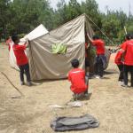 Peserta mendirikan tenda sendiri dan memasak sendiri